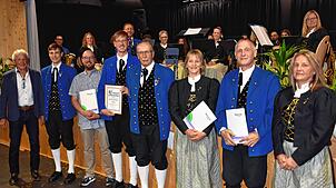 Bei der Auszeichnung (von links): Hans-Jörg Kammerer, Steffen Wälde, Marc Roth, Andreas Weisser, Fritz Wälde, Claudia Krause, Ralf ...