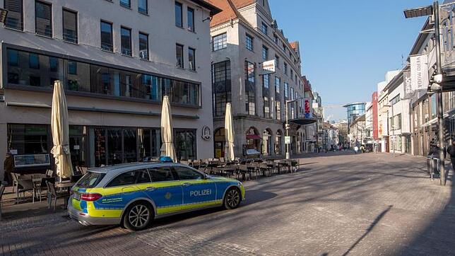 Ein Streifenwagen der Polizei in der Ulmer Innenstadt.