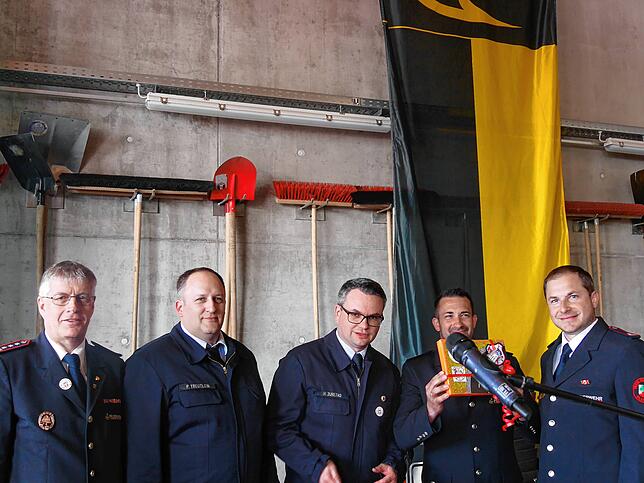 Bild 5: Zwei zukunftsweisende Anlässe als Feiergrund für die Feuerwehr Hilzingen