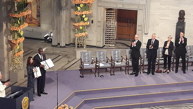 Friedensnobelpreis für Nadia Murad (links) und Denis Mukwege (2.v.l.)
