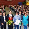 Applaus gibt es für Francesco Russo, Ursula Jäckle und Velten Kissmehl (vorne v. l.), die für ihr Engagement im Ehrenamt ausgezeichnet ...