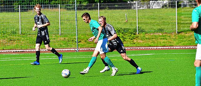 Bild 14: FC Zell besiegt den FC Hochrhein mit 3:0 – und wir haben Bilder!