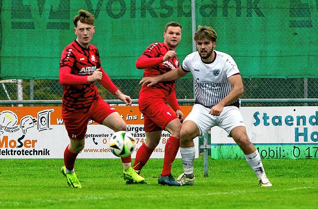 Bild 22: Acht Tore im Duell zwischen FV Walbertsweiler und SV Deggenhausertal. Wir haben die besten Bilder!