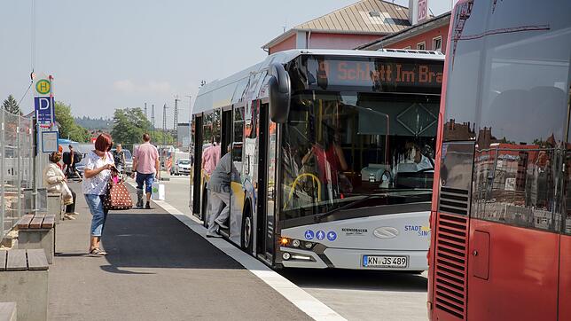 Durch die Umgestaltung des Bahnhofvorplatzes wird es zunächst weiter zu Verspätungen kommen. Danach könnte der Ein-Euro-Einzelfahrschein ...