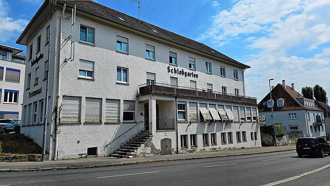 Das Gebäude an der Friedrichstraße 1 hat schon bessere Tage gesehen. Ob und in welcher Weise hier eine Neubebauung stattfinden wird, ist ...