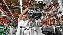Produktion von Traxon-Getrieben bei ZF Friedrichshafen.