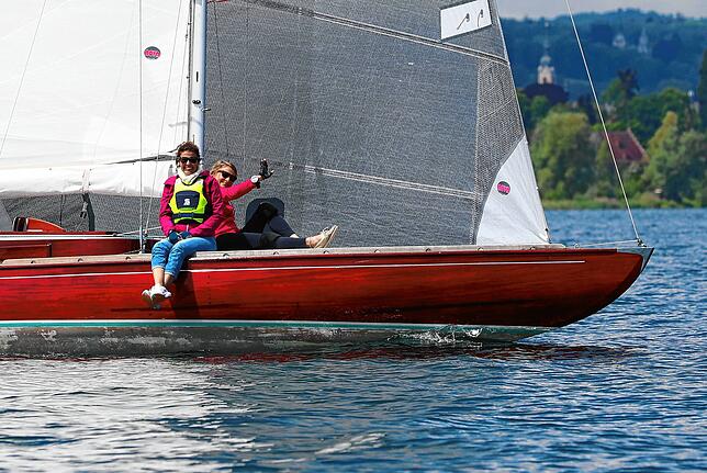 Bild 9: Dutzende Segelyachten im Konstanzer Trichter: Bilder der Regatten bei der Bodenseewoche