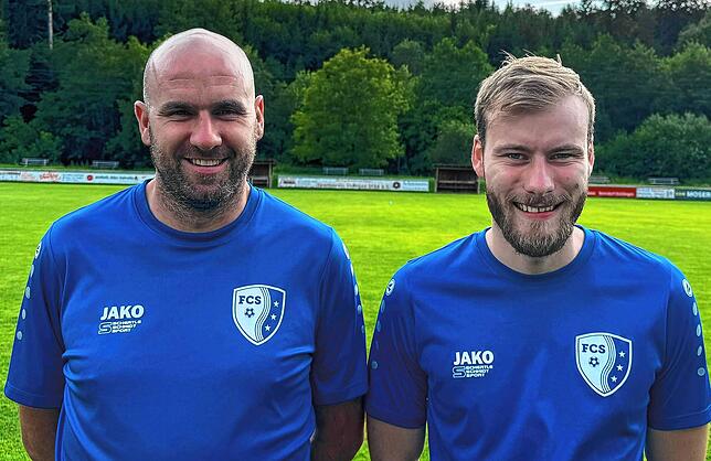 Freude währt nur kurz: Trainer Michael Gallmann (links) vom FC Schlüchttal hat bestätigt, dass sich der vor der Saison gekommene Torwart ...