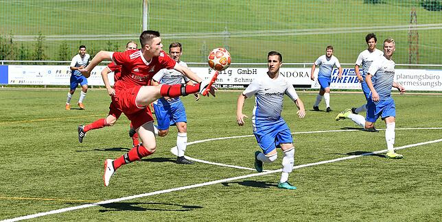 Bild 12: FC RW Weilheim rettet sich dank eines 11:2-Sieges gegen die Spvgg. Brennet-Öflingen &ndash; und wir haben Bilder!