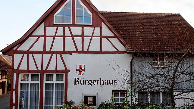 Bei einem größeren Stromausfall wird das Bürgerhaus von Gaienhofen als Anlaufstelle, das Rathaus als Lagezentrum eingerichtet.