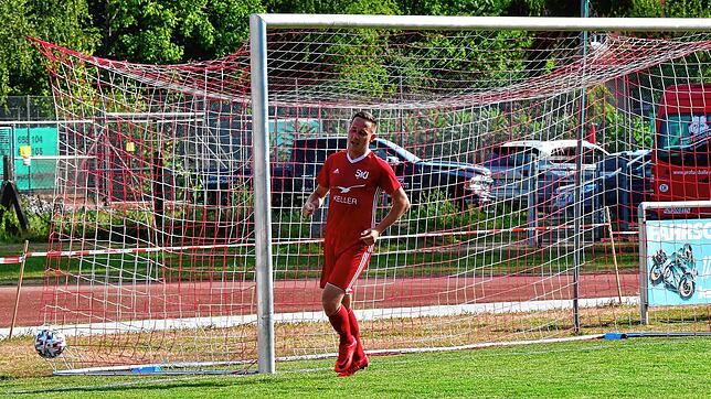 Er trifft wieder: Thomas Rangau hat seine schöpferische Pause beendet und traf beim 4:2 des SV Jestetten gleich zwei Mal ins Tor der U23 ...