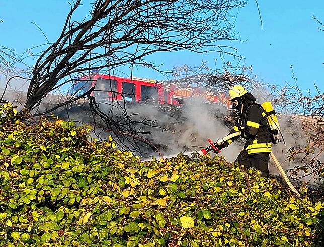 Im vergangenen Frühjahr musste die Feuerwehr einen Brand an der Böschung an der Bahnlinie löschen. Waldbrände habe es in den vergangenen ...