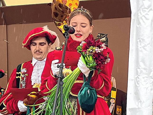 Bild 9: Rathaus in Immenstaad entmachtet: Narren regieren – Prinzenpaar wird vermählt – Die schönsten Bilder!