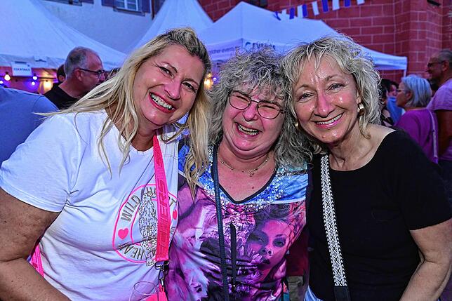 Bild 5: Die Narrozunft erwies sich wieder als perfekter Gastgeber beim Sommerfest im Spitalgarten.