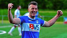 Spieler der Saison: Stürmer Nexhdet Gusturanaj vom FC Erzingen erhielt von den Trainern der Kreisliga A, Ost insgesamt 32 Stimmen und ...