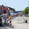 Nach der Asphaltierung dieser Spur der Radolfzeller Straße (B&nbsp;313) und einer Pause am Pfingstwochenende startet anschließend der ...