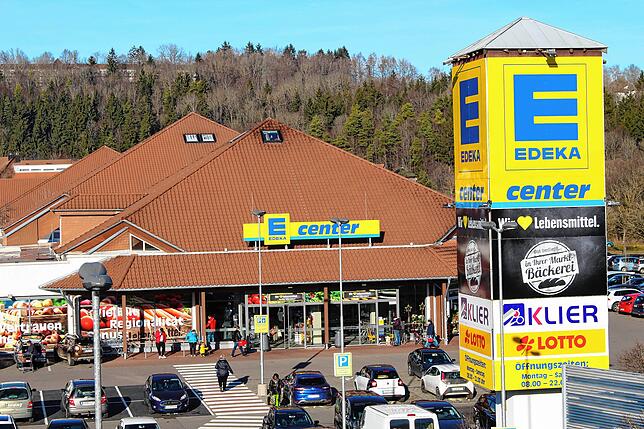 An der Hagelrainstraße betreibt Edeka Südwest bereits ein E-Center: Fraglich, ob ein mittelständischer Edeka-Händler den Real-Markt ...