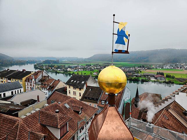 Bild 26: Das untere Tor hat einen neuen Glockenturm! Das sind die spektakulärsten Bilder der Montage