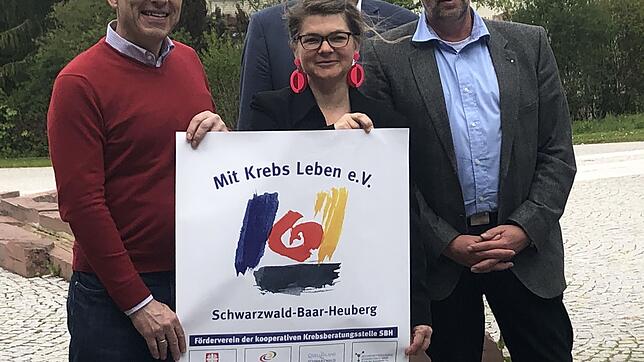 Helfen bei Krebs mit neuem Verein: Rupert Kubon, Angela Gräfin La Rosée, Matthias Geiser und Markus Piro. Bild: Verein