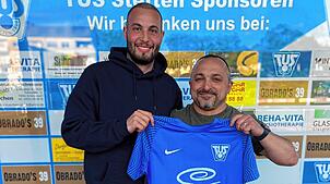 Vereinswechsel: Sportchef Franco Viteritti freut sich auf Neuzugang Alessio Paciulli (links), der zur neuen Saison vom SV Blau-Weiß Murg ...