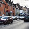 Feierabendverkehr in der Charlottenstraße: Immer mehr Autos verstopfen die Straßen der Stadt.