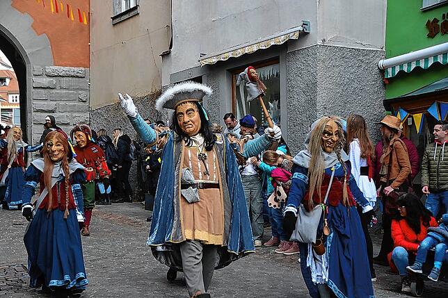 Bild 18: Bilder vom Narrenbaumstellen in Meersburg