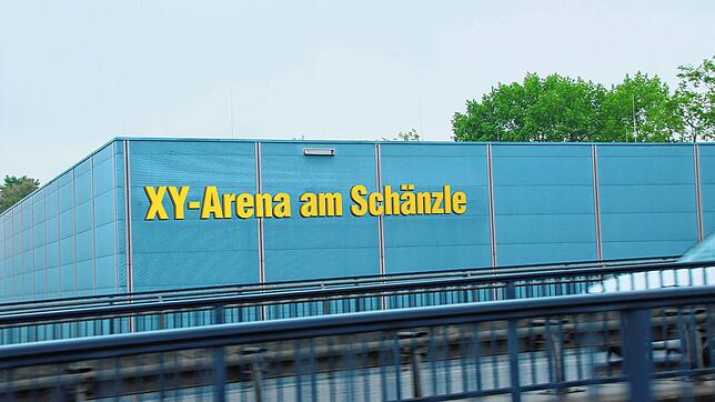 So wie auf unserer Fotomontage könnte es ab Herbst aussehen. Statt des XY natürlich der Name des tatsächlichen Sponsoren. Noch aber ...
