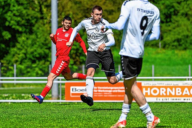 Bild 20: FV Lörrach-Brombach II besiegt den FV Tumringen im Derby mit 4:0 – und wir haben Fotos!
