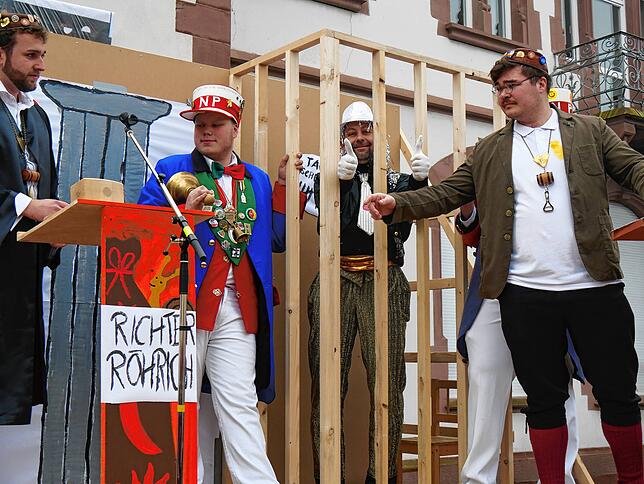 Bild 7: So bunt feiern die Narren in Gottmadingen