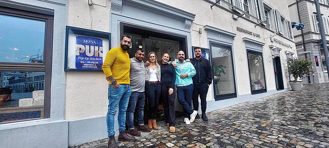 Das Team des Pop-Up-Restaurants, jedoch ohne die Mitarbeiter der Küche (von links): Saliba Günes, Servet Karaaslan, Sandra Franke, Mona ...
