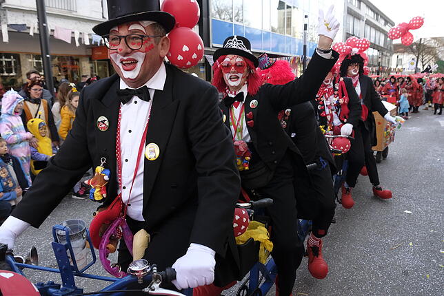 Bild 40: Bilder vom großen Fasnet Samschdig-Umzug der Poppele-Zunft (1)
