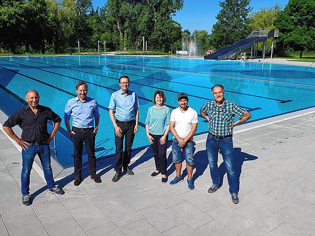 Bild 2: Vorher-Nachher-Fotos: So hat sich das Freibad Waldshut während der Sanierung verändert