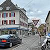 Zwischen dem Gebäude Klosterstraße 1 und der ehemaligen Kapuzinerkirche sind versenkbare Poller vorgesehen. Sie sollen den Verkehr, der ...