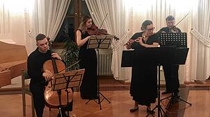 Die Kammersolisten Minsk gastierten mit Werken der Familie Bach im Festsaal des Kollegs St.¦Blasien. Foto: Karin Steinebrunner
