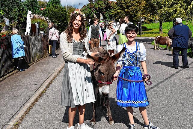 Bild 9: 50-jähriges Jubiläum: Erntedankumzug in Berau