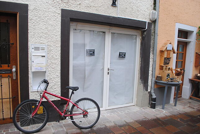In der Wallstraße 5 öffnet ein Tattoo-Studio.