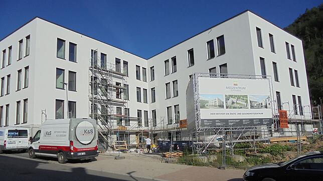 Die Handwerker brauchen länger bis zum Einzugstermin: Der Bezugstermin für das Medzentrum in Schramberg ist verschoben. Im November ...