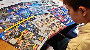 Feuerwerk, so weit das Auge reicht: In nahezu jedem Prospekt von Discountern gibt es mehrseitige Angebote von Silvester-Feuerwerk. Doch ...