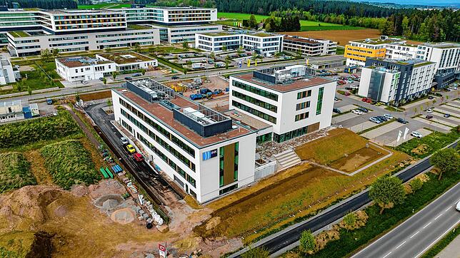 Der Neubau der Industrie- und Handelskammer (IHK) ist fertiggestellt (Stand Mai). Jetzt geht es an den Innenausbau. Auf der Baustelle ...