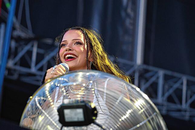 Bild 3: Nina Chuba begeistert die Southside-Fans – sehen Sie hier die Bilder