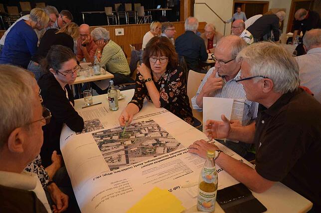 Bild 4: Bürgerdialog in der Markdorfer Stadthalle mit erfolgreichem Auftakt