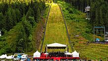 Das Festival findet am Fuß der Hochfirstschanze in Titisee-Neustadt im Freien statt.