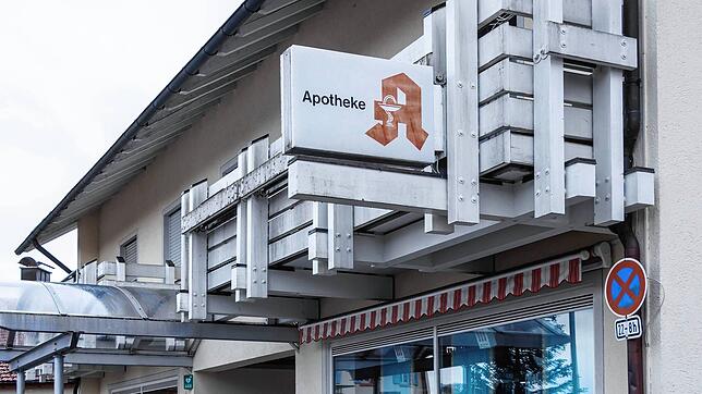 Eine Apotheke am Ort, das sei keine Selbstverständlichkeit, meint Bürgermeister Christian Behringer. Er hält die medizinische ...