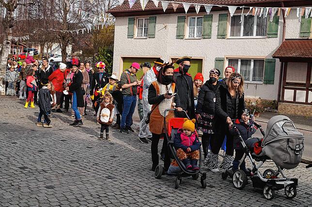 Bild 8: Bilder vom Frickinger Narrenbaumstellen