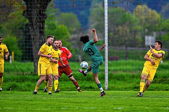 Bild 13: SV Schwörstadt unterliegt mit 1:5 bei der SG Nollingen/Degerfelden – und wir haben Fotos!