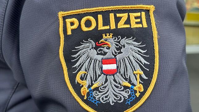 Neben der Bergrettung suchte die Polizei mit einem Hubschrauber nach dem Mann. (Symbolbild)