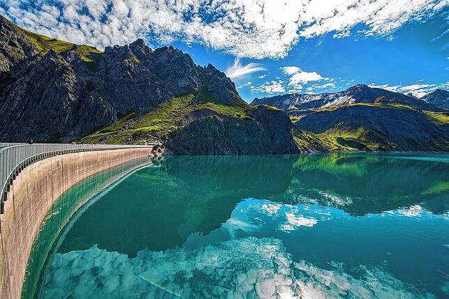 In Vorarlberg baut das Energieunternehmen Illwerke/vkw ein neues Pumpspeicherkraftwerk am Lünersee. Zwei Milliarden Euro wird das ...