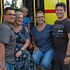 Hinter Feuerwehrmänner und -frauen stehen Partner, Kinder, Eltern, Freunde, und sie alle tragen mit, was Feuerwehrleute leisten. Von ...