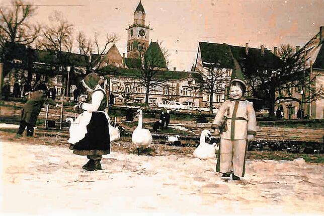 Bild 9: Diese Foto-Schätze von der Seegfrörne 1963 schlummern in Familienalben
