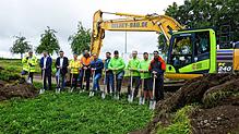 Eike Reckmann (Ingenieurbüro Reckmann), Landrat Luca Wilhelm Prayon, Bürgermeister Denis Lehmann, Janina Mayer (Ingenieurbüro Reckmann), ...